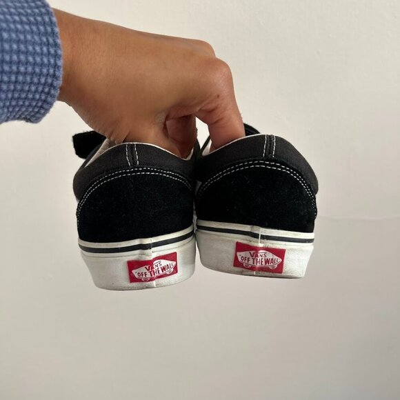 Vans Black Velcro Old Skool V Sneakers | Size 8.5 Men & 10 Women - Picture 5 of 6
